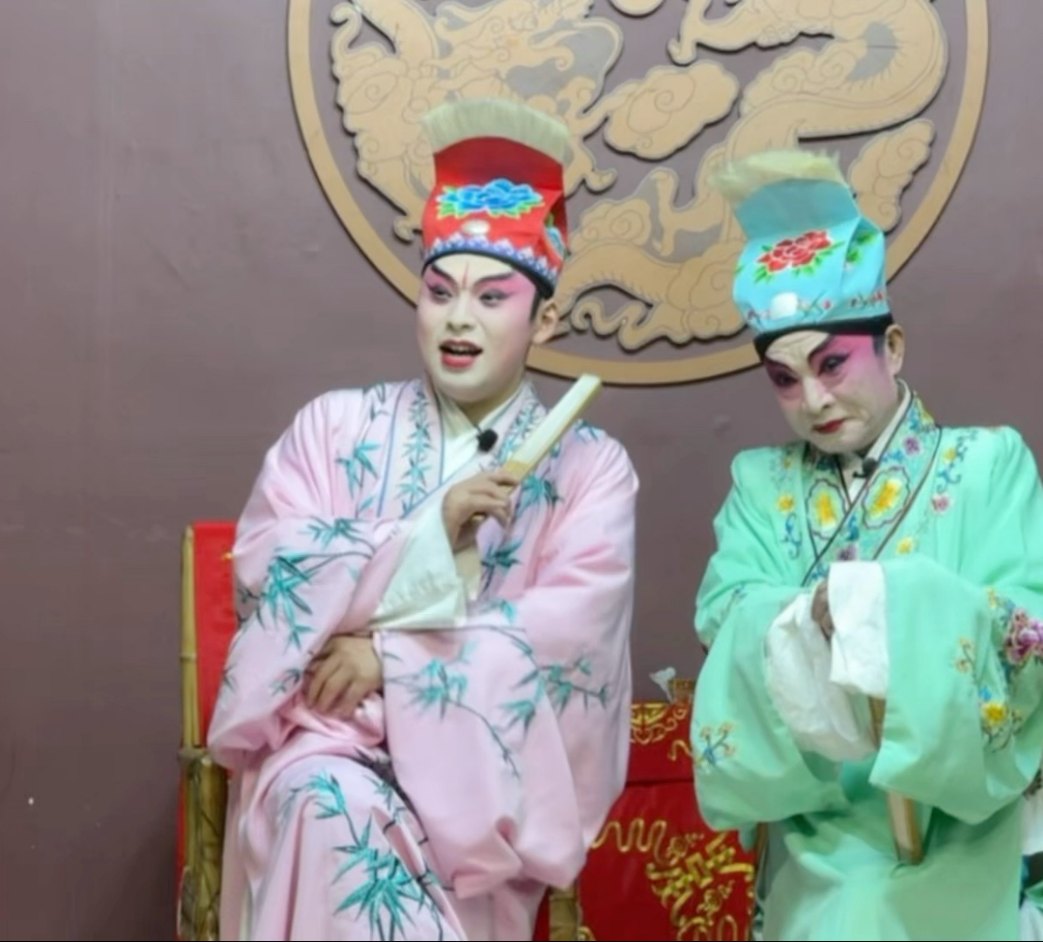 川剧高腔《酒楼晒衣》演出
