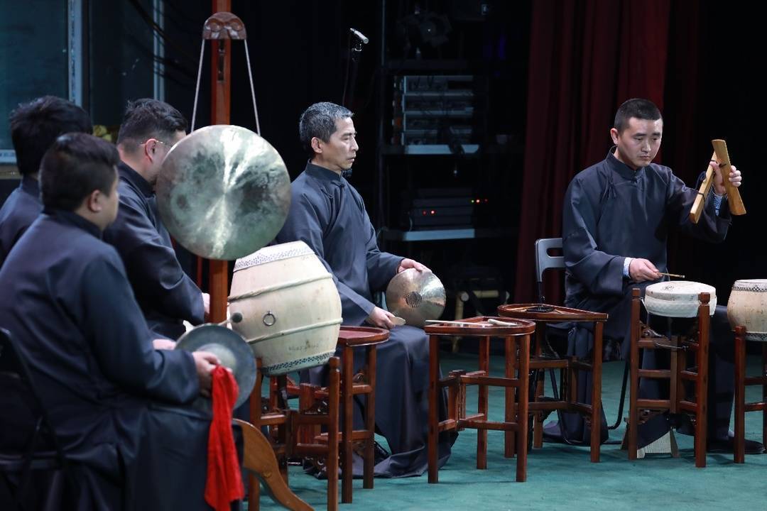 川剧乐队演奏场景